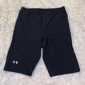 UNDER ARMOUR FITTED BLACK BIKER SHORT SIZE SMALL